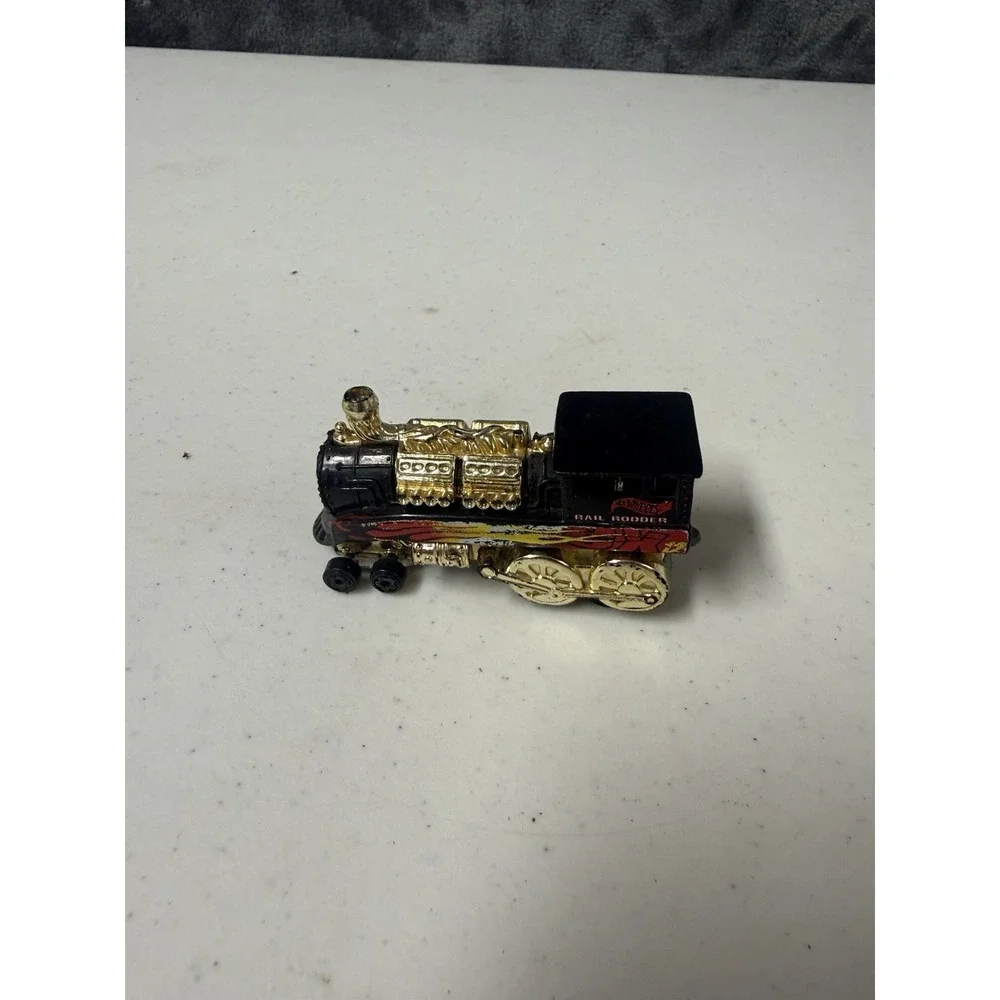 Vintage 1995 Hot Wheels Train Engine Rail Rodder